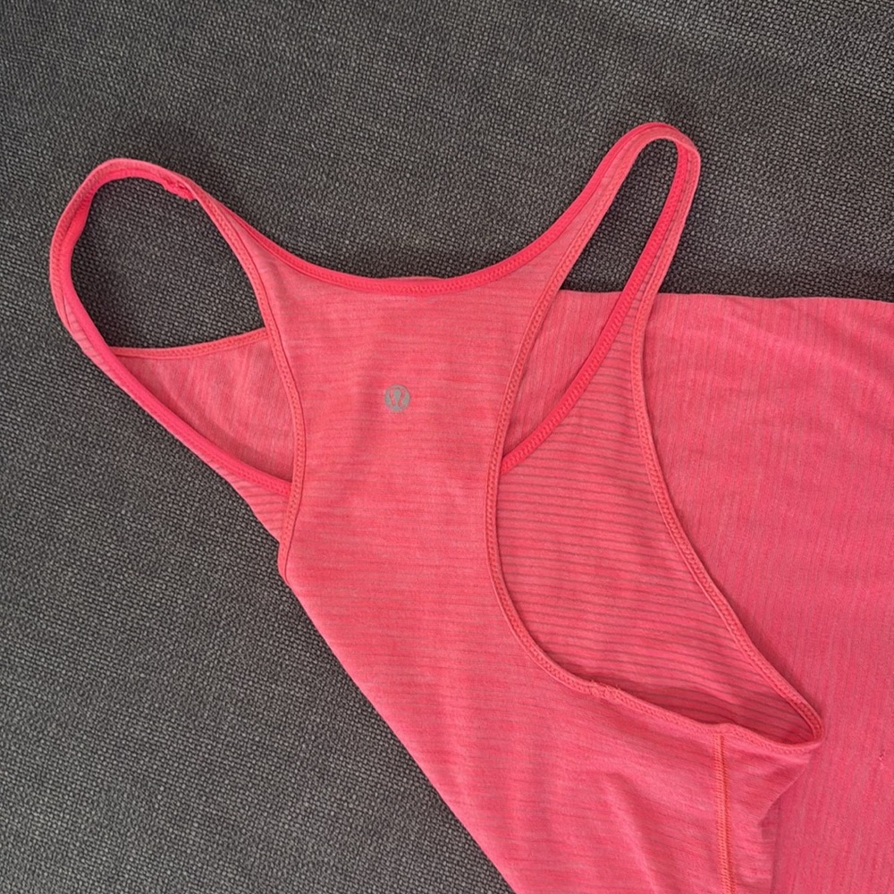 Lululemon Razorback Tank - Picture 3 of 5